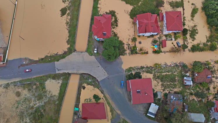 Heavy rain caused flooding in Turkiye s Sakarya SAKARYA, TURKIYE - OCTOBER 15: An aerialview of flooded streets and damaged residential areas after heavy rainfall caused streams and drainage channels to overflow in the Alandere neighborhood of the Kocaali district in Sakarya, Turkiye on October 15, 2026. Homes and roads were submerged due to the localized flash flooding following torrential downpours. Davut Genc Anadolu Sakarya Turkey. Editorial use only. Please get in touch for any other usage.  Copyright: x2026xAnadoluxDavutxGencx