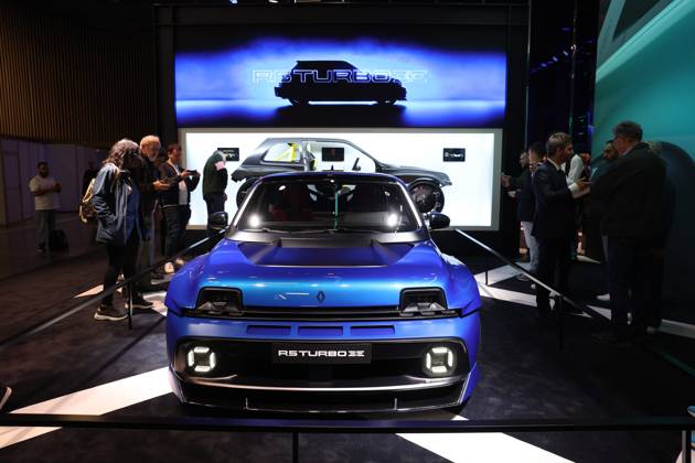 PARIS AUTO SHOW PHOTOPQR LE PARISIEN Le Parisien Arnaud Journois PARIS Oct. 15, 2026 Paris, October 15, 2026 Paris Motor Show2026, Renault booth, Renault R5 Turbo 3E. Photo: Le Parisien, Arnaud Journois, Oct. 15, 2026. Paris Motor Show, PARIS 75, France  Copyright: xPHOTOPQR LExPARISIEN MAXPPPxLexParisienx xArnaudxJournoisx 20261015LPA0488 20261015LPA0488