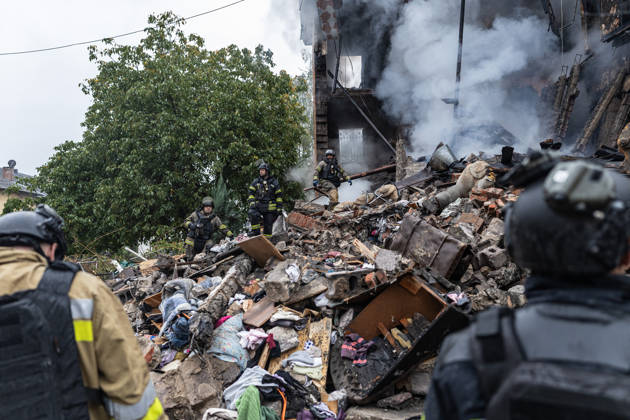 Russian guided-bomb attack in Sloviansk SLOVIANSK, UKRAINE - OCTOBER 15: Ukrainian rescue workers and firefighters are trying to locate Olya’s body under the rubble of a residential building following a Russian guided-bomb attack in Sloviansk, Ukraine, on 15 October 2026 Diego Herrera Carcedo Anadolu Sloviansk Ukraine. Editorial use only. Please get in touch for any other usage.  Copyright: x2026xAnadoluxDiegoxHerreraxCarcedox