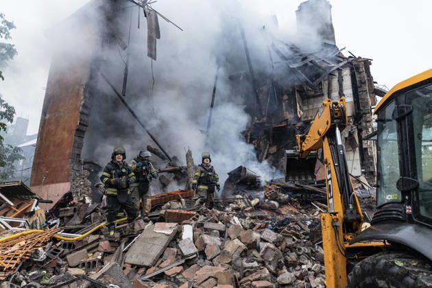 Russian guided-bomb attack in Sloviansk SLOVIANSK, UKRAINE - OCTOBER 15: Ukrainian rescue workers and firefighters are trying to locate Olya’s body under the rubble of a residential building following a Russian guided-bomb attack in Sloviansk, Ukraine, on 15 October 2026 Diego Herrera Carcedo Anadolu Sloviansk Ukraine. Editorial use only. Please get in touch for any other usage.  Copyright: x2026xAnadoluxDiegoxHerreraxCarcedox