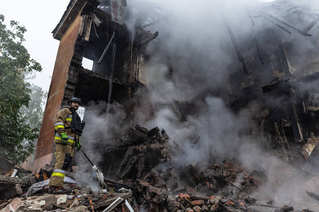 Russian guided-bomb attack in Sloviansk SLOVIANSK, UKRAINE - OCTOBER 15: Ukrainian rescue workers and firefighters are trying to locate Olya’s body under the rubble of a residential building following a Russian guided-bomb attack in Sloviansk, Ukraine, on 15 October 2026 Diego Herrera Carcedo Anadolu Sloviansk Ukraine. Editorial use only. Please get in touch for any other usage.  Copyright: x2026xAnadoluxDiegoxHerreraxCarcedox