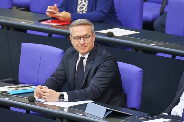 Berlin, Germany, October 15, 2026 German Bundestag 102nd Session of the Bundestag Federal Minister for Digital Affairs and State Modernization Karsten Wildberger CDU Copyright: xdtsxNachrichtenagenturx dts_139329