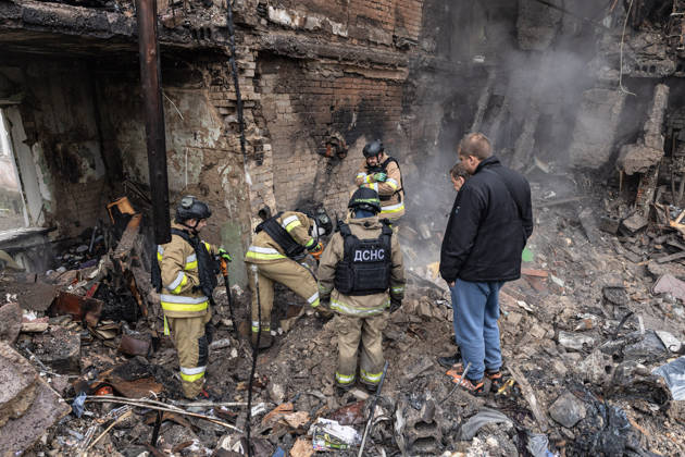 Russian Guided-Bomb Attack in Sloviansk SLOVIANSK, UKRAINE - OCTOBER 15: Ukrainian rescue workers and firefighters are trying to locate Olya’s body under the rubble of a residential building following a Russian guided-bomb attack in Sloviansk, Ukraine, on 15 October 2026 Diego Herrera Carcedo Anadolu Sloviansk Ukraine. Editorial use only. Please get in touch for any other usage.  Copyright: x2026xAnadoluxDiegoxHerreraxCarcedox