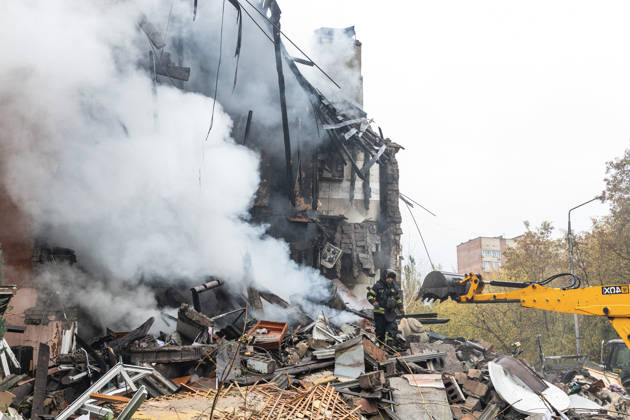 Russian Guided-Bomb Attack in Sloviansk SLOVIANSK, UKRAINE - OCTOBER 15: Ukrainian rescue workers and firefighters are trying to locate Olya’s body under the rubble of a residential building following a Russian guided-bomb attack in Sloviansk, Ukraine, on 15 October 2026 Diego Herrera Carcedo Anadolu Sloviansk Ukraine. Editorial use only. Please get in touch for any other usage.  Copyright: x2026xAnadoluxDiegoxHerreraxCarcedox