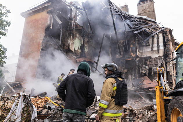 Russian Guided-Bomb Attack in Sloviansk SLOVIANSK, UKRAINE - OCTOBER 15: Ukrainian rescue workers and firefighters are trying to locate Olya’s body under the rubble of a residential building following a Russian guided-bomb attack in Sloviansk, Ukraine, on 15 October 2026 Diego Herrera Carcedo Anadolu Sloviansk Ukraine. Editorial use only. Please get in touch for any other usage.  Copyright: x2026xAnadoluxDiegoxHerreraxCarcedox