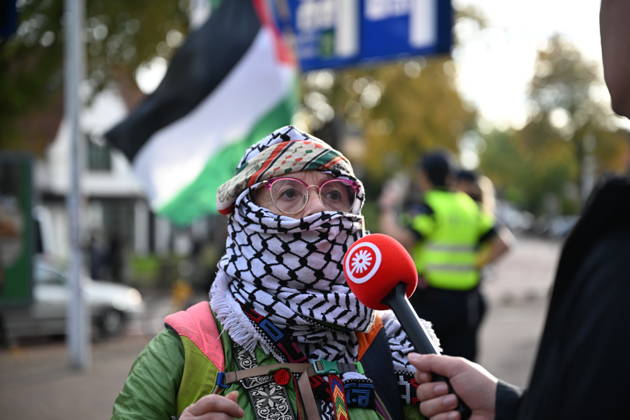 Pro-Palestinian demonstration ahead of UEFA Europa League match between AZ Alkmaar v Hapoel Be er Sheva in Netherlands ALKMAAR, NETHERLANDS - OCTOBER 15: Pro-Palestinian demonstrator groups gather near AFAS Stadium to protest the UEFA Europa League football match between AZ Alkmaar and Hapoel Be er Sheva in Alkmaar, Netherlands on October 15, 2026. Security measures were heightened around the venue during the protest ahead of the match. Mouneb Taim Anadolu Alkmaar Netherlands. Editorial use only. Please get in touch for any other usage.  Copyright: x2026xAnadoluxMounebxTaimx