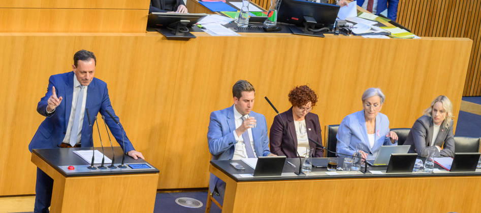 Vienna, October 15, 2026—103rd Session of the National Council: Urgent inquiry by the FPÖ combined with a motion of no confidence against the entire governm