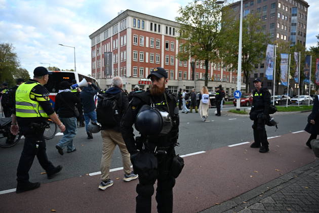 Pro-Palestinian Protest in Netherlands ahead of AZ Alkmaar-Hapoel Be’er Sheva match ALKMAAR, NETHERLANDS - OCTOBER 15: Security measures are taken as pro-Palestinian demonstrator groups gather near AFAS Stadium to protest the UEFA Europa League football match between AZ Alkmaar and Hapoel Be er Sheva in Alkmaar, Netherlands on October 15, 2026. Security measures were heightened around the venue during the protest ahead of the match. Mouneb Taim Anadolu Alkmaar Netherlands. Editorial use only. Please get in touch for any other usage.  Copyright: x2026xAnadoluxMounebxTaimx
