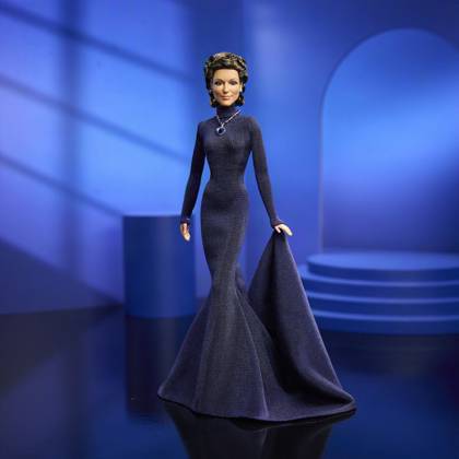 Céline Dion gets her own Barbie doll based on her 1998 Oscars look Céline Dion gets her own Barbie doll based on her 1998 Oscars look., , Toymaker Mattel has announced the legendary Canadian singer is being honored with a Barbie Signature doll., , Céline’s doll wears a long-sleeve navy-blue gown and a necklace inspired by the blue heart-shaped diamond necklace, capturing her look as My Heart Will Go On from movie blockbuster Titanic won Best Original Song at the 1998 Academy Awards., , Céline said: It is a true honor to join the Barbie legacy with a doll inspired by one of the most meaningful moments of my career., , I hope this doll inspires everyone to express themselves with confidence, follow their dreams and believe in the power of Copyright: xThexMegaxAgencyxMattelxInc Megax