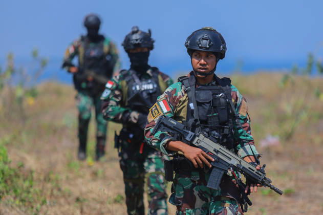 Indonesia-Australia Military Drill Australian Defense Force (ADF) personnel take part in a joint military exercise with the Indonesia Army at Banongan beach in Situbondo, Indonesia, on October 15, 2026. The exercise, named Keris Woomera 2026, is a form of diplomacy between Indonesia and Australia in the military field. The exercise is part of efforts to strengthen defense cooperation between Indonesia and Australia, particularly in addressing regional security challenges. Situbondo Indonesia  Copyright: xSuryantoxPutramudjix originalFilename: putramudji-notitle261015_npqab.jpg
