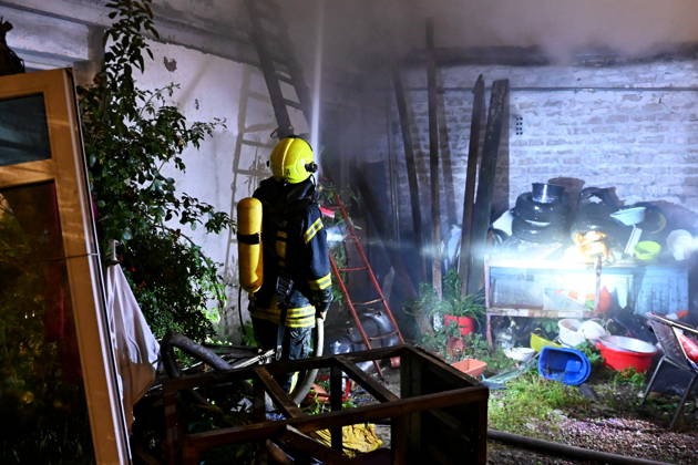 Russian Drone Attack On Kyiv, Ukraine Firefighters work at the scene of a fire at a private residential house in the Shevchenkivskyi district of Kyiv, Ukraine, on October 15, 2026, following the explosion of a jet-powered drone launched by Russia. Kyiv Ukraine  Copyright: xOleksandrxGusevx originalFilename: gusev-notitle261015_npGGL.jpg