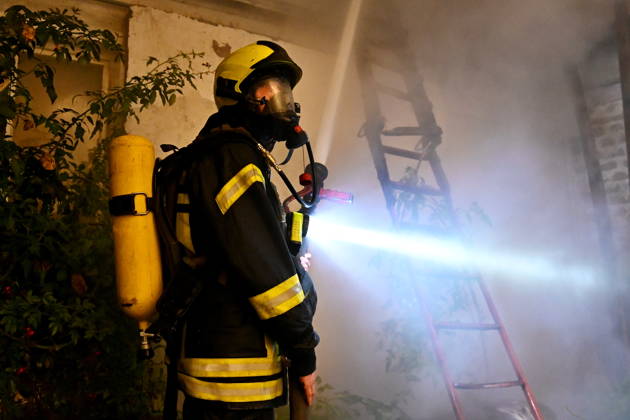 Russian Drone Attack On Kyiv, Ukraine Firefighters work at the scene of a fire at a private residential house in the Shevchenkivskyi district in Kyiv, Ukraine, on October 15, 2026, following the explosion of a jet-powered drone launched by Russia. Kyiv Ukraine  Copyright: xOleksandrxGusevx originalFilename: gusev-notitle261015_npk2O.jpg