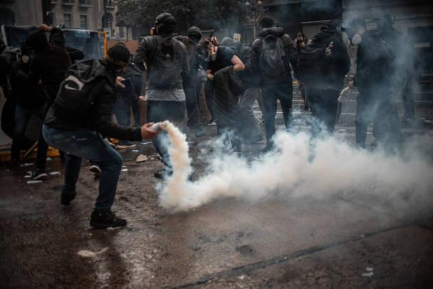 October 15, 2026, Buenos Aires, Buenos Aires, Argentina: Police forces deploy tear gas, water cannon trucks and rubber bullets against demonstrators during the Fifth Federal University March near Congress, as protesters demand the implementation of the University Funding Law and oppose President Javier Milei™s austerity policies. The protest takes place amid the government™s broader deregulation agenda, including Decree 70 2023 Buenos Aires Argentina - ZUMAf175 20261015_zip_f175_014 Copyright: xDaniellaxFernandezxRealinx