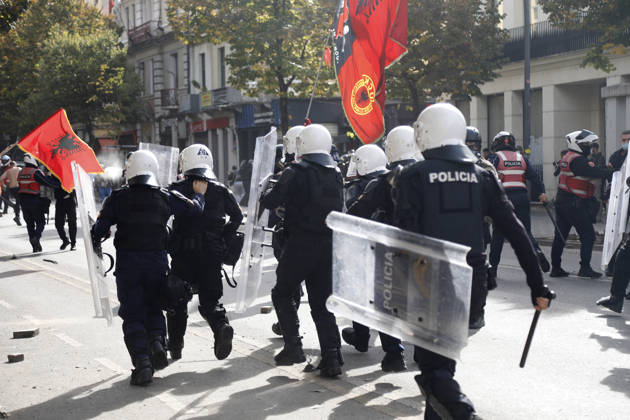 Protesters Clash with Police During a Demonstration in Tirana, Albania. Riot police officers clash with protesters during an anti-government demonstration in central Tirana on October 15, 2026, as protests continued for a third consecutive day over university conditions and demands for the resignation of Albanian Prime Minister Edi Rama. The latest rally follows two nights of violence in the capital, during which protesters and riot police clashed, police used water cannons and tear gas, and demonstrators damaged government offices and shops and set fire to several buildings. Light Studio Agency Malton Dibra Tirana Albania Copyright: xLightxStudioxAgencyx xMaltonxDibrax