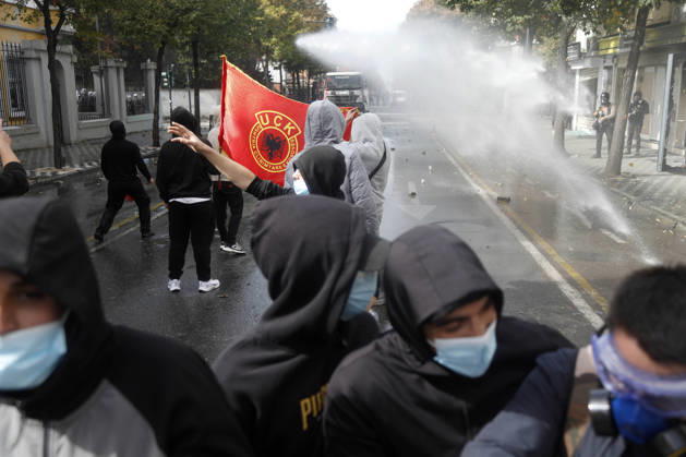 Protesters Clash with Police During a Demonstration in Tirana, Albania. Protesters throw stones at riot police during an anti-government demonstration in central Tirana on October 15, 2026, as protests continued for a third consecutive day over university conditions and demands for the resignation of Albanian Prime Minister Edi Rama. The latest rally follows two nights of violence in the capital, during which protesters and riot police clashed, police used water cannons and tear gas, and demonstrators damaged government offices and shops and set fire to several buildings. Light Studio Agency Malton Dibra Tirana Albania Copyright: xLightxStudioxAgencyx xMaltonxDibrax
