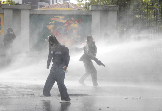 Protesters Clash with Police During a Demonstration in Tirana, Albania. Protesters throw stones at riot police during an anti-government demonstration in central Tirana on October 15, 2026, as protests continued for a third consecutive day over university conditions and demands for the resignation of Albanian Prime Minister Edi Rama. The latest rally follows two nights of violence in the capital, during which protesters and riot police clashed, police used water cannons and tear gas, and demonstrators damaged government offices and shops and set fire to several buildings. Light Studio Agency Malton Dibra Tirana Albania Copyright: xLightxStudioxAgencyx xMaltonxDibrax