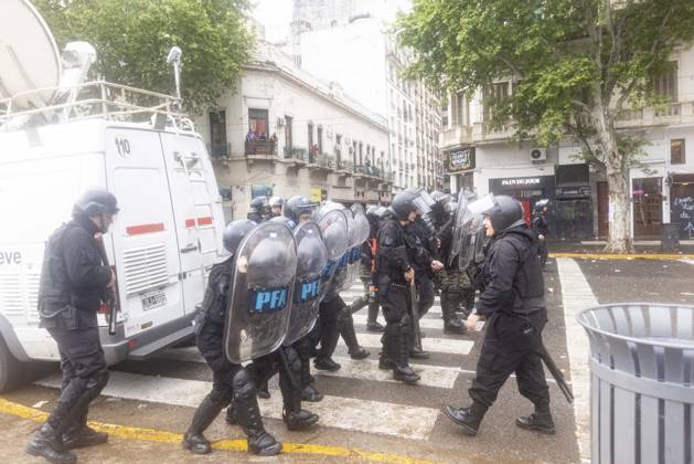 October 15, 2026, Ciudad Autonoma, Buenos Aires, argentina: police advanced on the Federal University March..As the legislative session was underway, a disproportionate police operation was deployed in the vicinity of Congress..Tear gas, the advance of water cannons, motorcycle units, and rubber bullets were used against protesters. There was targeted aggression toward photojournalists, as well as the arbitrary detention of minors..A brutal police operation foreshadowed the crackdown that federal forces shortly after 3:30 p.m. unleashed upon protesters who had gathered at Plaza Congreso to demand the implementation of the University Financing Law and to oppose the austerity measures of Javier Milei...Rentals, private healthcare plans, c - ZUMAc230 20261015_znp_c230_025 Copyright: xVirginiaxChailex