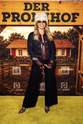 Julia Römmelt at the premiere of Season 2 of the reality TV show *Der Promihof* at the Gertrudenhof adventure farm in Hürth, October 14, 2026 Foto:xT.xNgox xFuturexImagex promihof_6055