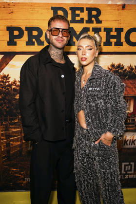 Marc Robin Wenz and Walentina Doronina at the premiere of Season 2 of the reality TV show *Der Promihof* at the Gertrudenhof adventure farm in Hürth, October 14, 2026 Foto:xT.xNgox xFuturexImagex promihof_6057