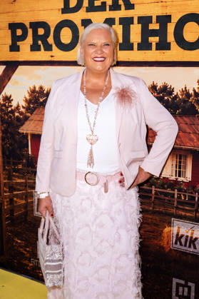 Meike Buschening Kaffenberger at the premiere of Season 2 of the reality TV show *Der Promihof* at the Gertrudenhof adventure farm in Hürth, October 14, 2026 Foto:xT.xNgox xFuturexImagex promihof_6032