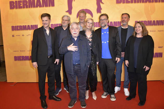 Benjamin Herrmann, Martin Hagemann, Wolf Biermann, Michael Souvignier, Pamela Biermann, Jens Meurer, and guests at the premiere of the documentary *Biermann* at Kino International in Berlin, October 15, 2026 Foto:xM.xBehrensx xFuturexImagex biermann_berlin_6053