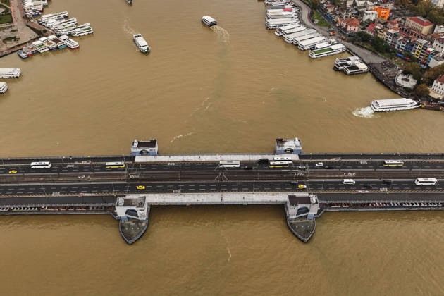 Heavy rain turns Istanbul’s coastal waters brown ISTANBUL, TURKIYE - OCTOBER 16: An aerial view of the brown-colored waters along parts of the Bosphorus and the Golden Horn in Istanbul, Turkiye, following heavy rainfall, on October 16, 2026. Hakan Akgun Anadolu Istanbul Turkey. Editorial use only. Please get in touch for any other usage.  Copyright: x2026xAnadoluxHakanxAkgunx
