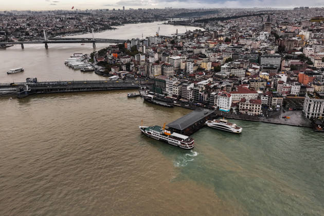 Heavy rain turns Istanbul’s coastal waters brown ISTANBUL, TURKIYE - OCTOBER 16: An aerial view of the brown-colored waters along parts of the Bosphorus and the Golden Horn in Istanbul, Turkiye, following heavy rainfall, on October 16, 2026. Hakan Akgun Anadolu Istanbul Turkey. Editorial use only. Please get in touch for any other usage.  Copyright: x2026xAnadoluxHakanxAkgunx