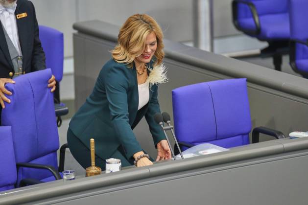 Berlin, Germany, October 16, 2026 German Bundestag 103rd Session Julia Klöckner (CDU) opens the session Copyright: xdtsxNachrichtenagenturx dts_139388