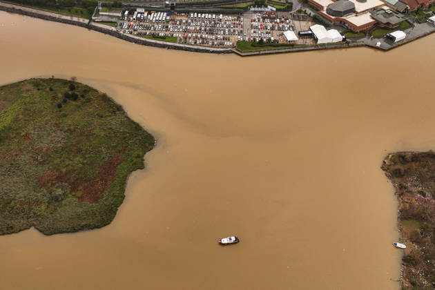 Heavy rain turns Istanbul’s coastal waters brown ISTANBUL, TURKIYE - OCTOBER 16: An aerial view of the brown-colored waters along parts of the Bosphorus and the Golden Horn in Istanbul, Turkiye, following heavy rainfall, on October 16, 2026. Hakan Akgun Anadolu Istanbul Turkey. Editorial use only. Please get in touch for any other usage.  Copyright: x2026xAnadoluxHakanxAkgunx