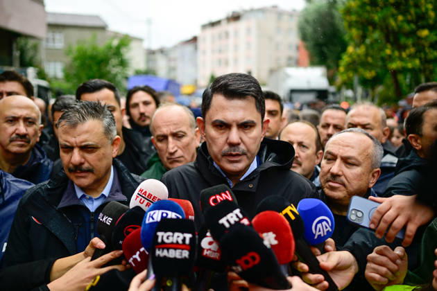 Turkish ministers speak to press in Istanbul after heavy rainfall ISTANBUL, TURKIYE - OCTOBER 16: Turkish Minister of Environment, Urbanization and Climate Change Murat Kurum (C) and Turkish Interior Minister Mustafa Ciftci (L) speak to the press in the Ayazaga neighborhood, which was affected by heavy rainfall, in Istanbul, Turkiye, on October 16, 2026. Cem Tekkesinoglu Anadolu Istanbul Turkey. Editorial use only. Please get in touch for any other usage.  Copyright: x2026xAnadoluxCemxTekkesinoglux