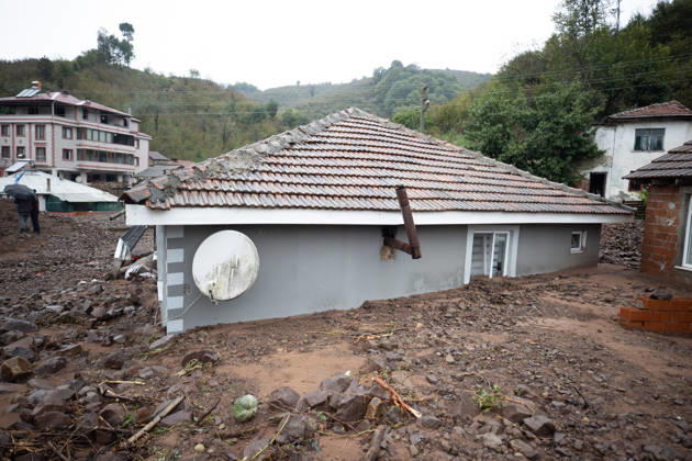 Landslide damages homes in Turkiye s Sakarya SAKARYA, TURKIYE - OCTOBER 16: Homes are damaged by a landslide and mud and rock debris carried by floodwaters following heavy rainfall in Karasu district of Sakarya, Turkiye, on October 16, 2026. Ibrahim Yozoglu Anadolu Sakarya Turkey. Editorial use only. Please get in touch for any other usage.  Copyright: x2026xAnadoluxIbrahimxYozoglux