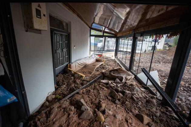 Landslide damages homes in Turkiye s Sakarya SAKARYA, TURKIYE - OCTOBER 16: Homes are damaged by a landslide and mud and rock debris carried by floodwaters following heavy rainfall in Karasu district of Sakarya, Turkiye, on October 16, 2026. Ibrahim Yozoglu Anadolu Sakarya Turkey. Editorial use only. Please get in touch for any other usage.  Copyright: x2026xAnadoluxIbrahimxYozoglux