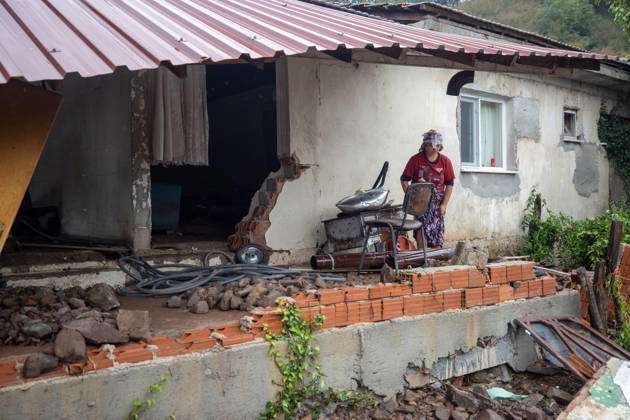 Landslide damages homes in Turkiye s Sakarya SAKARYA, TURKIYE - OCTOBER 16: Homes are damaged by a landslide and mud and rock debris carried by floodwaters following heavy rainfall in Karasu district of Sakarya, Turkiye, on October 16, 2026. Ibrahim Yozoglu Anadolu Sakarya Turkey. Editorial use only. Please get in touch for any other usage.  Copyright: x2026xAnadoluxIbrahimxYozoglux