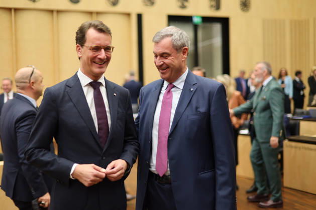 Bundesrat, October 16, 2025, Germany, Berlin, Bundesrat, 1069th Session, with Minister-President Markus Söder, portrait, Minister-President Manuela Schwesig, gestures, Minister-President Gordon Schnieder (CDU, Rhineland-Palatinate), Minister-President Hendrik Wüst (CDU, North Rhine-Westphalia), Berlin, Berlin, Germany