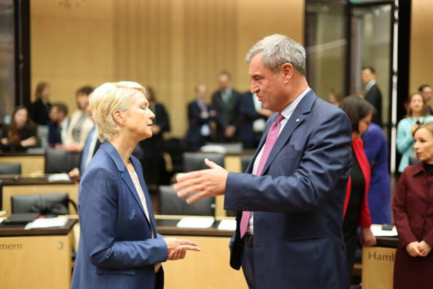 Bundesrat, October 16, 2025, Germany, Berlin, Bundesrat, 1069th Session, with Minister-President Markus Söder, portrait, Minister-President Manuela Schwesig, gestures, Minister-President Gordon Schnieder (CDU, Rhineland-Palatinate), Minister-President Hendrik Wüst (CDU, North Rhine-Westphalia), Berlin, Berlin, Germany