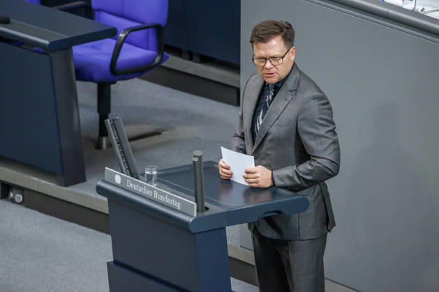 Bundestag: Carsten Schneider (SPD), Minister for the Environment, Climate Action, Nature Conservation, and Nuclear Safety, at the German Bundestag on October 16, 2026, in Berlin, Berlin, Berlin, Germany, Bundestag
