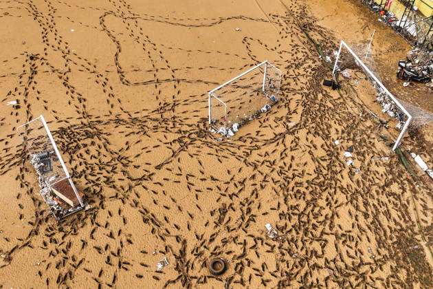 Aftermath of heavy rain in Istanbul ISTANBUL, TURKIYE - OCTOBER 16: An aerial view of mud-covered football fields and ongoing cleanup efforts at Ayazaga Sports Facilities in Istanbul, Turkiye, on October 16, 2026. Cleanup operations continue in areas affected by flooding and heavy rainfall that struck the city on October 14. Hakan Akgun Anadolu Istanbul Turkey. Editorial use only. Please get in touch for any other usage.  Copyright: x2026xAnadoluxHakanxAkgunx