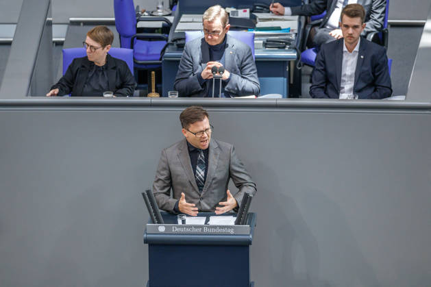 Bundestag: Carsten Schneider (SPD), Minister for the Environment, Climate Action, Nature Conservation, and Nuclear Safety, at the German Bundestag on October 16, 2026, in Berlin, Berlin, Berlin, Germany, Bundestag