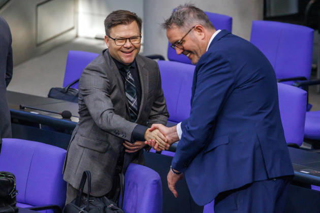 Bundestag: Carsten Schneider (SPD), Minister for the Environment, Climate Action, Nature Conservation, and Nuclear Safety, and Alexander Schweitzer (SPD), Federal Minister of Labor and Social Affairs, at the German Bundestag on October 16, 2026, in Berlin, Berlin, Berlin, Germany, Bundestag