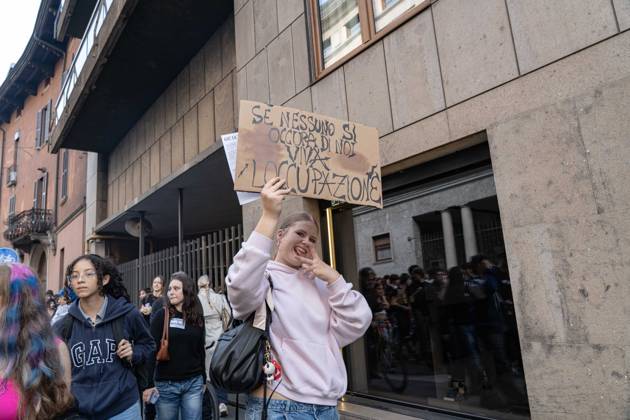 IPA89759921 - Milan, October 16, 26, Largo Cairoli, No One Is a Stranger Student Strike  Copyright: xGiuliaxSciaccax xGiuliaxSciaccax IPA89759921