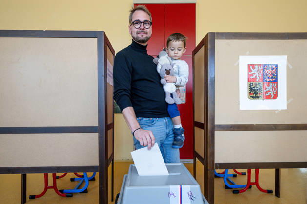 TOP 09 Chairman Matej Ondrej Havel cast his vote in the second round of the Senate elections in the Hradec Kralove district, in Hradec Kralove, Hradec Kralove Region, Czech republic on October 16, 2026. (CTKxPhoto DavidxTanecek) CTKPhotoP2026101605189 CTKPhotoP2026101605189