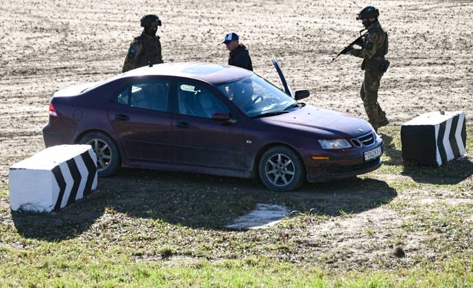 Belarus CSTO Drills 9265850 16.10.2026 Military personnel take part in the command-and-staff exercise with the CSTO peacekeeping forces Indestructible Brotherhood-2026 at the Losvido training ground in Vitebsk Region, Belarus. Viktor Tolochko Sputnik Vitebsk region Belarus  Copyright: xViktorxTolochkox