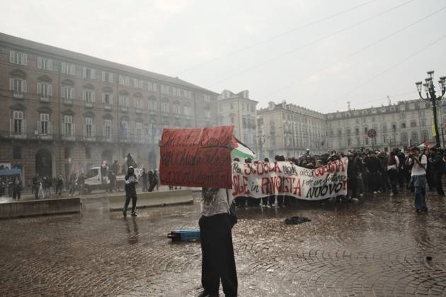 October 16, 2026, Turin, Italy: TURIN, ITALY, OCTOBER 16, 2026: Students demonstrate against deteriorating school buildings, insufficient education funding and job insecurity, calling for greater investment in education rather than military spending. Clashes break out in Piazza Castello, where police use water cannons and charge demonstrators. Earlier along the route, teachers link arms between students and police to prevent confrontation. Turin Italy - ZUMAq101 20261016_zna_q101_129 Copyright: xJulianxNelajx