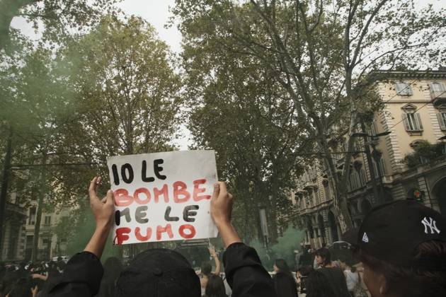 October 16, 2026, Turin, Italy: TURIN, ITALY, OCTOBER 16, 2026: Students demonstrate against deteriorating school buildings, insufficient education funding and job insecurity, calling for greater investment in education rather than military spending. Clashes break out in Piazza Castello, where police use water cannons and charge demonstrators. Earlier along the route, teachers link arms between students and police to prevent confrontation. Turin Italy - ZUMAq101 20261016_zna_q101_142 Copyright: xJulianxNelajx