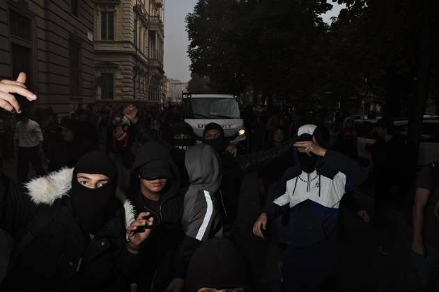 October 16, 2026, Turin, Italy: TURIN, ITALY, OCTOBER 16, 2026: Students demonstrate against deteriorating school buildings, insufficient education funding and job insecurity, calling for greater investment in education rather than military spending. Clashes break out in Piazza Castello, where police use water cannons and charge demonstrators. Earlier along the route, teachers link arms between students and police to prevent confrontation. Turin Italy - ZUMAq101 20261016_zna_q101_151 Copyright: xJulianxNelajx