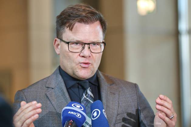 Berlin, Germany, October 16, 2026 German Bundestag 103rd Session Carsten Schneider, Federal Minister for the Environment, Climate Action, Nature Conservation, and Nuclear Safety (SPD), issues a press statement Copyright: xdtsxNachrichtenagenturx dts_139507