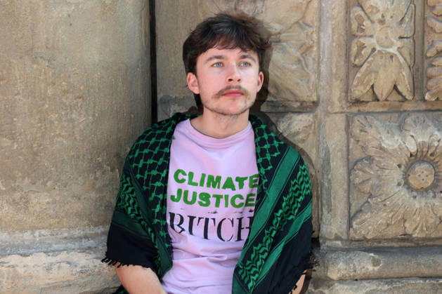 IPA89762534 - Bologna, October 16, 2026. Students and environmentalists gathered to demonstrate in support of the environment and against war on International Climate Day. Pictured is the march organized by Extinction Rebellion and Legambiente.  Copyright: xRobertoxBrancolinix xRobertoxBrancolini Ipax IPA89762534