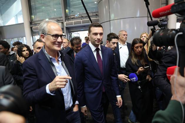 BARDELLA MONDIAL AUTO PHOTOPQR LE PARISIEN Le Parisien Arnaud Journois PARIS 10 16 2026 Paris, October 16, 2026 2026 Paris Motor Show National Rally president Jordan Bardella visits the auto showPhoto: Le Parisien, Arnaud Journois Paris, October 16, 2026 The 2026 Paris Motor Show Rassemblement National president Jordan Bardella visits the motor show PARIS, France  Copyright: xPHOTOPQR LExPARISIEN MAXPPPxLexParisienx xArnaudxJournoisx 20261016LPA2067 20261016LPA2067