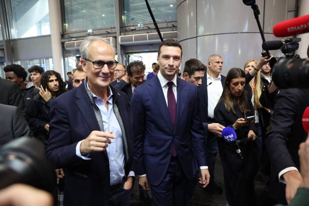 BARDELLA MONDIAL AUTO PHOTOPQR LE PARISIEN Le Parisien Arnaud Journois PARIS 10 16 2026 Paris, October 16, 2026 2026 Paris Motor Show National Rally president Jordan Bardella visits the auto showPhoto: Le Parisien, Arnaud Journois Paris, October 16, 2026 The 2026 Paris Motor Show Rassemblement National president Jordan Bardella visits the motor show PARIS, France  Copyright: xPHOTOPQR LExPARISIEN MAXPPPxLexParisienx xArnaudxJournoisx 20261016LPA2069 20261016LPA2069