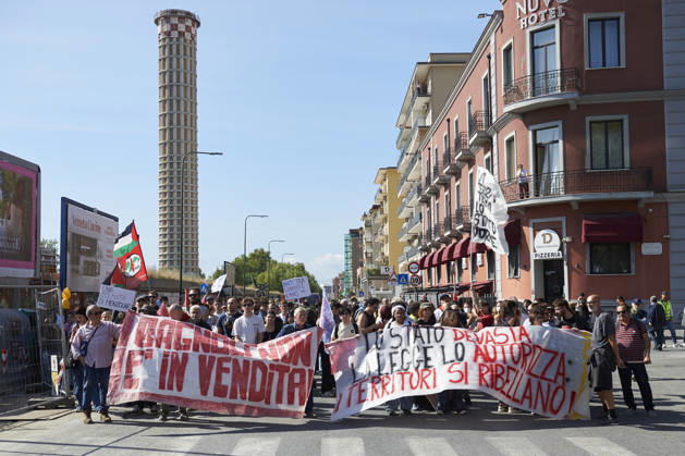 March for a climate strike in Naples NAPLES, ITALY - OCTOBER 16: People march for a climate strike to protest against governmental inaction towards global warming and climate change, part of demonstrations being held worldwide in a movement dubbed Fridays for Future inspired by the Swedish climate activist Greta Thunberg and to call for the regeneration of the Bagnoli neighbourhood, which will host the America’s Cup next year in Naples, on October 16, 2026. Eliano Imperato Anadolu Naples Italy. Editorial use only. Please get in touch for any other usage.  Copyright: x2026xAnadoluxElianoxImperatox
